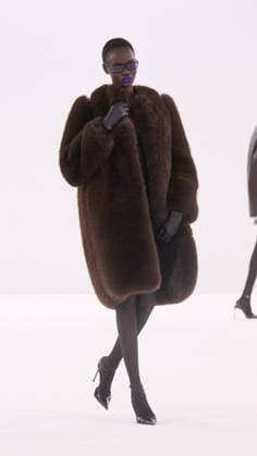 Tom Ford fashion show Womens Ready to Wear Autumn Winter 2026 2027 Collection during Paris Fashion Week PFW on March 4, 2026 Tom Ford fashion show Womens Ready to Wear Autumn Winter 2026 2027 Collection during Paris Fashion Week PFW on March 4, 2026 Paris France  Copyright: xAgencex xBestimagexAgencex xBestimagex