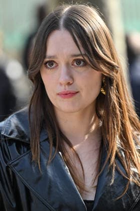 PFW Chloe Outside Arrivals Aimee Lou Wood arriving at the Chloeshow during Fashion Week in Paris, France on March 5, 2026. Photo by Julien Reynaud APS-Medias ABACAPRESS.COM Paris France  Copyright: xReynaudxJulien APS-Medias ABACAx