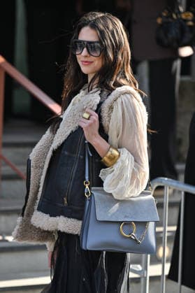 PFW Chloe Outside Arrivals Guest arriving at the Chloeshow during Fashion Week in Paris, France on March 5, 2026. Photo by Julien Reynaud APS-Medias ABACAPRESS.COM Paris France  Copyright: xReynaudxJulien APS-Medias ABACAx