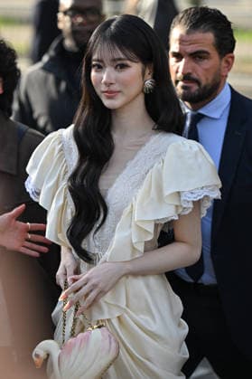 PFW Chloe Outside Arrivals Anna arriving at the Chloeshow during Fashion Week in Paris, France on March 5, 2026. Photo by Julien Reynaud APS-Medias ABACAPRESS.COM Paris France  Copyright: xReynaudxJulien APS-Medias ABACAx