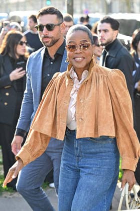 PFW Chloe Outside Arrivals Oprah Winfrey arriving at the Chloeshow during Fashion Week in Paris, France on March 5, 2026. Photo by Julien Reynaud APS-Medias ABACAPRESS.COM Paris France  Copyright: xReynaudxJulien APS-Medias ABACAx