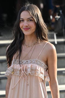 PFW Chloe Outside Arrivals Olivia Rodrigo arriving at the Chloeshow during Fashion Week in Paris, France on March 5, 2026. Photo by Julien Reynaud APS-Medias ABACAPRESS.COM Paris France  Copyright: xReynaudxJulien APS-Medias ABACAx