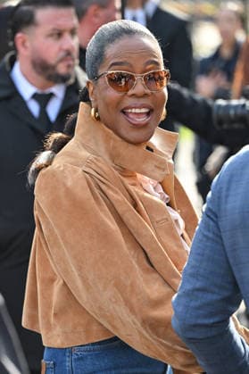 PFW Chloe Outside Arrivals Oprah Winfrey arriving at the Chloeshow during Fashion Week in Paris, France on March 5, 2026. Photo by Julien Reynaud APS-Medias ABACAPRESS.COM Paris France  Copyright: xReynaudxJulien APS-Medias ABACAx