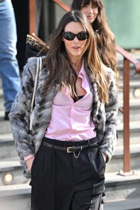 PFW Chloe Outside Arrivals Vittoria Ceretti arriving at the Chloeshow during Fashion Week in Paris, France on March 5, 2026. Photo by Julien Reynaud APS-Medias ABACAPRESS.COM Paris France  Copyright: xReynaudxJulien APS-Medias ABACAx
