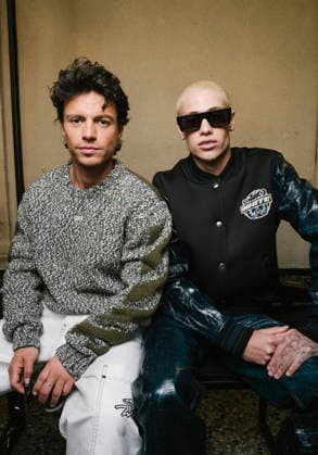 Kevin Diaz et Matteo Sinet au défilé Collection Off White Prêt à Porter Automne Hiver 2026 2027 au lycée Henri IV lors de la Fashion Week de Paris, le 5 mars 2026 Sam Delpech Bestimage Off White Fashion Show Ready to Wear Fall Winter 2026 2027 Collection, at Henri IV High School during Paris Fashion Week, on March 5th, 2026 Paris France  Copyright: xSamxDelpechx xBestimagexSamxDelpechx xBestimagex