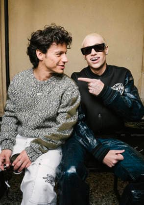 Kevin Diaz et Matteo Sinet au défilé Collection Off White Prêt à Porter Automne Hiver 2026 2027 au lycée Henri IV lors de la Fashion Week de Paris, le 5 mars 2026 Sam Delpech Bestimage Off White Fashion Show Ready to Wear Fall Winter 2026 2027 Collection, at Henri IV High School during Paris Fashion Week, on March 5th, 2026 Paris France  Copyright: xSamxDelpechx xBestimagexSamxDelpechx xBestimagex