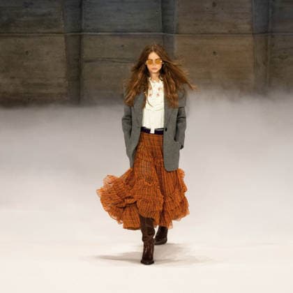 Paris fashion week Womenwear FALL WINTER 2026 2027 CHLOE 5th March 2026 sylvie lefort photography MAXPPP 05 03 2026 @sylvie Lefort Photography MAXPPP 05 03 26 Models present creations from the Womenswear FALL WINTER 2026 2027collection by CHLOE during the Paris Fashion Week, in Paris, France 5th March 2026 The presentation of the Womens collections from March 2nd to March 10th 26  Copyright: xMAXPPPxsylviexlefortxphotographyx LFR202603055163 LFR202603055163