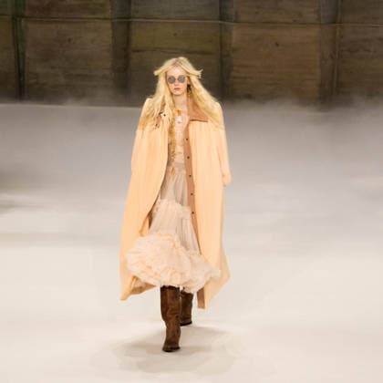 Paris fashion week Womenwear FALL WINTER 2026 2027 CHLOE 5th March 2026 sylvie lefort photography MAXPPP 05 03 2026 @sylvie Lefort Photography MAXPPP 05 03 26 Models present creations from the Womenswear FALL WINTER 2026 2027collection by CHLOE during the Paris Fashion Week, in Paris, France 5th March 2026 The presentation of the Womens collections from March 2nd to March 10th 26  Copyright: xMAXPPPxsylviexlefortxphotographyx LFR202603055135 LFR202603055135