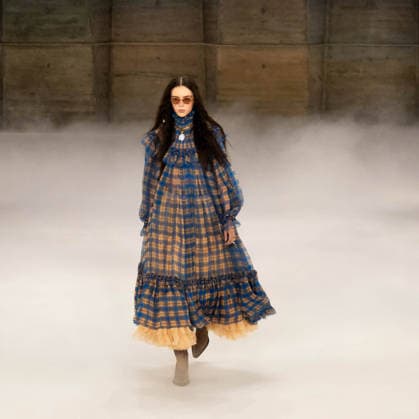 Paris fashion week Womenwear FALL WINTER 2026 2027 CHLOE 5th March 2026 sylvie lefort photography MAXPPP 05 03 2026 @sylvie Lefort Photography MAXPPP 05 03 26 Models present creations from the Womenswear FALL WINTER 2026 2027collection by CHLOE during the Paris Fashion Week, in Paris, France 5th March 2026 The presentation of the Womens collections from March 2nd to March 10th 26  Copyright: xMAXPPPxsylviexlefortxphotographyx LFR202603055139 LFR202603055139