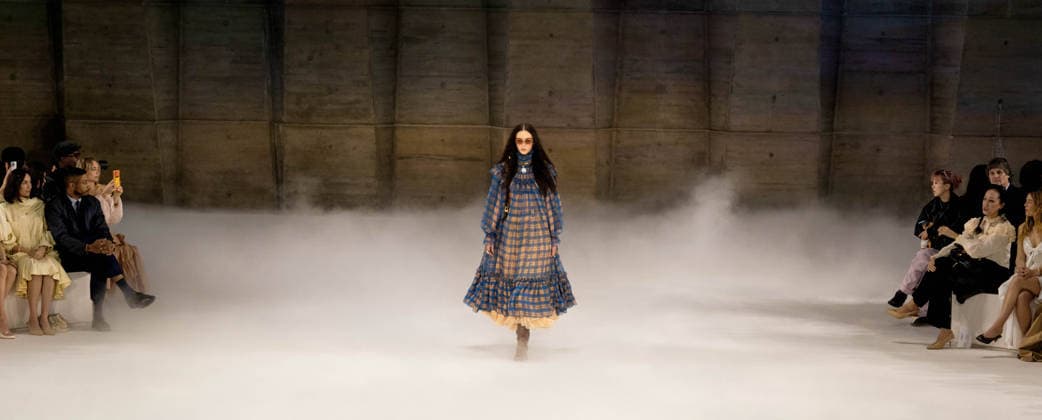 Paris fashion week Womenwear FALL WINTER 2026 2027 CHLOE 5th March 2026 sylvie lefort photography MAXPPP 05 03 2026 @sylvie Lefort Photography MAXPPP 05 03 26 Models present creations from the Womenswear FALL WINTER 2026 2027collection by CHLOE during the Paris Fashion Week, in Paris, France 5th March 2026 The presentation of the Womens collections from March 2nd to March 10th 26  Copyright: xMAXPPPxsylviexlefortxphotographyx LFR202603055143 LFR202603055143