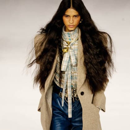 Paris fashion week Womenwear FALL WINTER 2026 2027 CHLOE 5th March 2026 sylvie lefort photography MAXPPP 05 03 2026 @sylvie Lefort Photography MAXPPP 05 03 26 Models present creations from the Womenswear FALL WINTER 2026 2027collection by CHLOE during the Paris Fashion Week, in Paris, France 5th March 2026 The presentation of the Womens collections from March 2nd to March 10th 26  Copyright: xMAXPPPxsylviexlefortxphotographyx LFR202603055144 LFR202603055144
