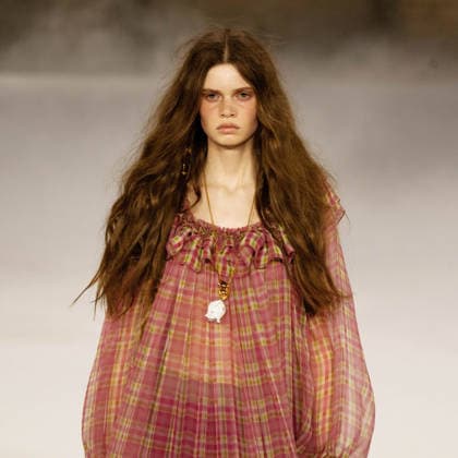 Paris fashion week Womenwear FALL WINTER 2026 2027 CHLOE 5th March 2026 sylvie lefort photography MAXPPP 05 03 2026 @sylvie Lefort Photography MAXPPP 05 03 26 Models present creations from the Womenswear FALL WINTER 2026 2027collection by CHLOE during the Paris Fashion Week, in Paris, France 5th March 2026 The presentation of the Womens collections from March 2nd to March 10th 26  Copyright: xMAXPPPxsylviexlefortxphotographyx LFR202603055148 LFR202603055148