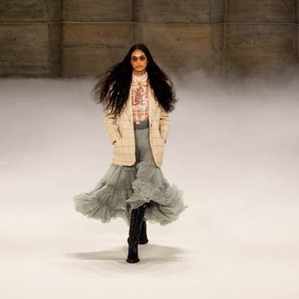 Paris fashion week Womenwear FALL WINTER 2026 2027 CHLOE 5th March 2026 sylvie lefort photography MAXPPP 05 03 2026 @sylvie Lefort Photography MAXPPP 05 03 26 Models present creations from the Womenswear FALL WINTER 2026 2027collection by CHLOE during the Paris Fashion Week, in Paris, France 5th March 2026 The presentation of the Womens collections from March 2nd to March 10th 26  Copyright: xMAXPPPxsylviexlefortxphotographyx LFR202603055185 LFR202603055185