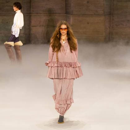 Paris fashion week Womenwear FALL WINTER 2026 2027 CHLOE 5th March 2026 sylvie lefort photography MAXPPP 05 03 2026 @sylvie Lefort Photography MAXPPP 05 03 26 Models present creations from the Womenswear FALL WINTER 2026 2027collection by CHLOE during the Paris Fashion Week, in Paris, France 5th March 2026 The presentation of the Womens collections from March 2nd to March 10th 26  Copyright: xMAXPPPxsylviexlefortxphotographyx LFR202603055196 LFR202603055196