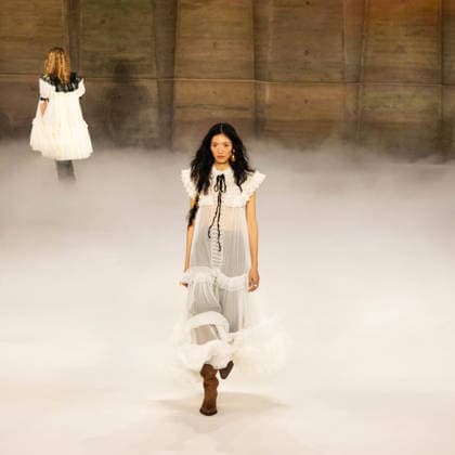 Paris fashion week Womenwear FALL WINTER 2026 2027 CHLOE 5th March 2026 sylvie lefort photography MAXPPP 05 03 2026 @sylvie Lefort Photography MAXPPP 05 03 26 Models present creations from the Womenswear FALL WINTER 2026 2027collection by CHLOE during the Paris Fashion Week, in Paris, France 5th March 2026 The presentation of the Womens collections from March 2nd to March 10th 26  Copyright: xMAXPPPxsylviexlefortxphotographyx LFR202603055209 LFR202603055209