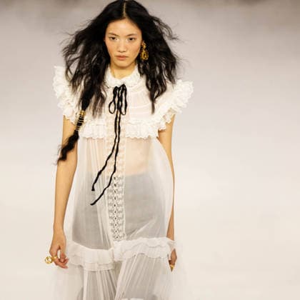 Paris fashion week Womenwear FALL WINTER 2026 2027 CHLOE 5th March 2026 sylvie lefort photography MAXPPP 05 03 2026 @sylvie Lefort Photography MAXPPP 05 03 26 Models present creations from the Womenswear FALL WINTER 2026 2027collection by CHLOE during the Paris Fashion Week, in Paris, France 5th March 2026 The presentation of the Womens collections from March 2nd to March 10th 26  Copyright: xMAXPPPxsylviexlefortxphotographyx LFR202603055212 LFR202603055212