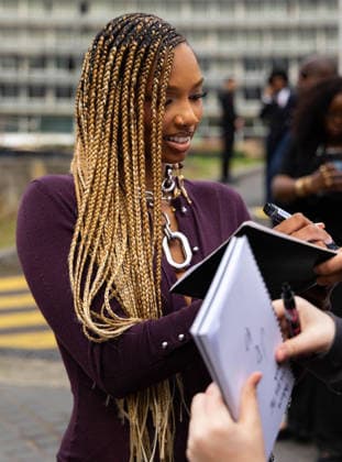 Ronisia at the Arrivals at the Rabanne Womens Ready to Wear Fall Winter 2026 2027 show during Paris Fashion Week PFW at Unesco, Paris, France, on March 5, 2026 Thibault Duboucher Bestimage Arrivals at the Rabanne Womens Ready to Wear Fall Winter 2026 2027 show during Paris Fashion Week PFW at UNESCO, Paris, France, on March 5, 2026 Paris France  Copyright: xThibaultxDuboucherx xBestimagexThibaultxDuboucherx xBestimagex