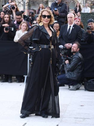 Marisa Berenson at the arrivals at the Schiaparelli Collection Femme Prêt à Porter Automne Hiver 2026 2027 fashion show at the Carrousel du Louvre during Paris Fashion Week PFW , in Paris, FRance, on March 5, 2026 Denis Guignebourg Bestimage Arrivals at the Schiaparelli Womens Ready to Wear Fall Winter 2026 2027 fashion show at the Carrousel du Louvre during Paris Fashion Week PFW , in Paris, France, on March 5, 2026  Copyright: xDenisxGuignebourgx xBestimagexDenisxGuignebourgx xBestimagex