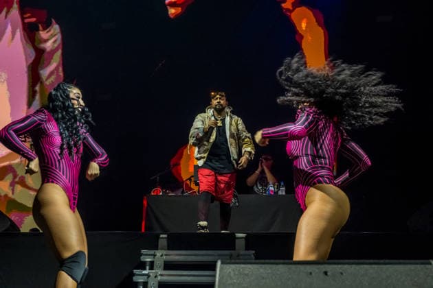 Sean Paul plays a show of his TIMELESS TOUR on March 5, 2026 at the QUARTERBACK Immobilien ARENA Leipzig In front of an almost sold-out venue, the dancehall star delivers an energetic performance with his best-known hits, accompanied by a DJ and an elaborate light and video production, while the audience in the arena dances and sings along ï¿¼ Sean Paul Lei