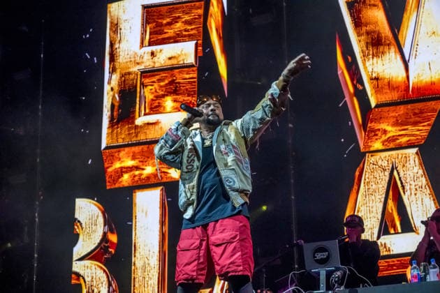 Sean Paul plays a show of his TIMELESS TOUR on March 5, 2026 at the QUARTERBACK Immobilien ARENA Leipzig In front of an almost sold-out venue, the dancehall star delivers an energetic performance with his best-known hits, accompanied by a DJ and an elaborate light and video production, while the audience in the arena dances and sings along ï¿¼ Sean Paul Lei
