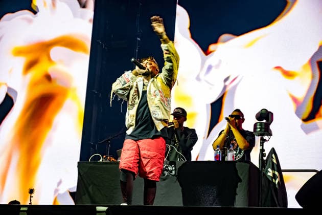 Sean Paul plays a show of his TIMELESS TOUR on March 5, 2026 at the QUARTERBACK Immobilien ARENA Leipzig In front of an almost sold-out venue, the dancehall star delivers an energetic performance with his best-known hits, accompanied by a DJ and an elaborate light and video production, while the audience in the arena dances and sings along ï¿¼ Sean Paul Lei