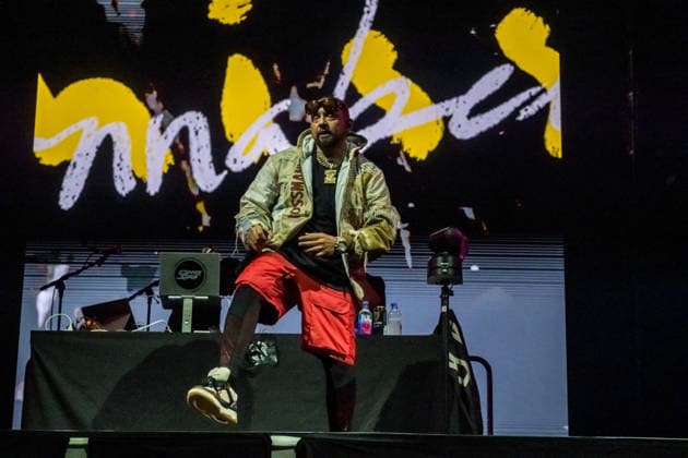 Sean Paul plays a show of his TIMELESS TOUR on March 5, 2026 at the QUARTERBACK Immobilien ARENA Leipzig In front of an almost sold-out venue, the dancehall star delivers an energetic performance with his best-known hits, accompanied by a DJ and an elaborate light and video production, while the audience in the arena dances and sings along ï¿¼ Sean Paul Lei