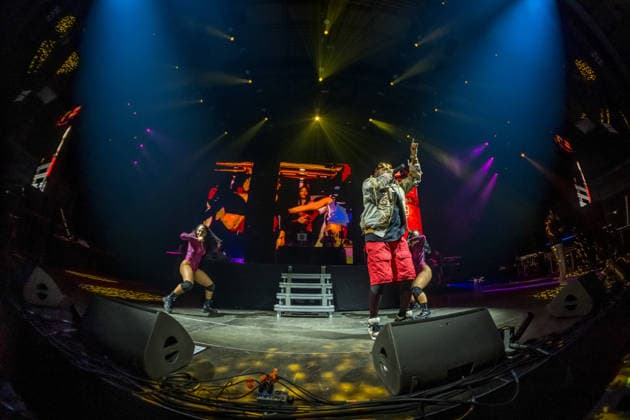 Sean Paul plays a show of his TIMELESS TOUR on March 5, 2026 at the QUARTERBACK Immobilien ARENA Leipzig In front of an almost sold-out venue, the dancehall star delivers an energetic performance with his best-known hits, accompanied by a DJ and an elaborate light and video production, while the audience in the arena dances and sings along ï¿¼ Sean Paul Lei