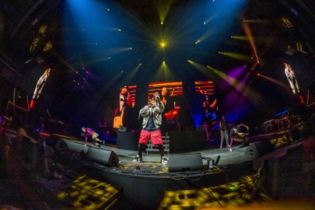 Sean Paul plays a show of his TIMELESS TOUR on March 5, 2026 at the QUARTERBACK Immobilien ARENA Leipzig In front of an almost sold-out venue, the dancehall star delivers an energetic performance with his best-known hits, accompanied by a DJ and an elaborate light and video production, while the audience in the arena dances and sings along ï¿¼ Sean Paul Lei
