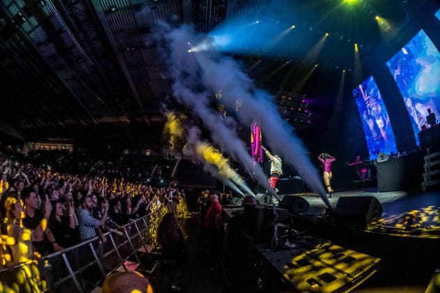 Sean Paul plays a show of his TIMELESS TOUR on March 5, 2026 at the QUARTERBACK Immobilien ARENA Leipzig In front of an almost sold-out venue, the dancehall star delivers an energetic performance with his best-known hits, accompanied by a DJ and an elaborate light and video production, while the audience in the arena dances and sings along ï¿¼ Sean Paul Lei