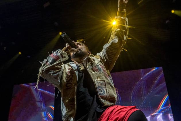 Sean Paul plays a show of his TIMELESS TOUR on March 5, 2026 at the QUARTERBACK Immobilien ARENA Leipzig In front of an almost sold-out venue, the dancehall star delivers an energetic performance with his best-known hits, accompanied by a DJ and an elaborate light and video production, while the audience in the arena dances and sings along ï¿¼ Sean Paul Lei