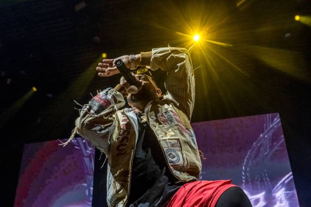 Sean Paul plays a show of his TIMELESS TOUR on March 5, 2026 at the QUARTERBACK Immobilien ARENA Leipzig In front of an almost sold-out venue, the dancehall star delivers an energetic performance with his best-known hits, accompanied by a DJ and an elaborate light and video production, while the audience in the arena dances and sings along ï¿¼ Sean Paul Lei