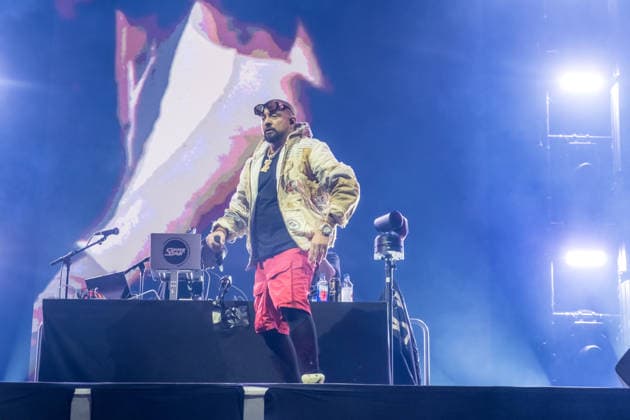Sean Paul plays a show of his TIMELESS TOUR on March 5, 2026 at the QUARTERBACK Immobilien ARENA Leipzig In front of an almost sold-out venue, the dancehall star delivers an energetic performance with his best-known hits, accompanied by a DJ and an elaborate light and video production, while the audience in the arena dances and sings along ï¿¼ Sean Paul Lei