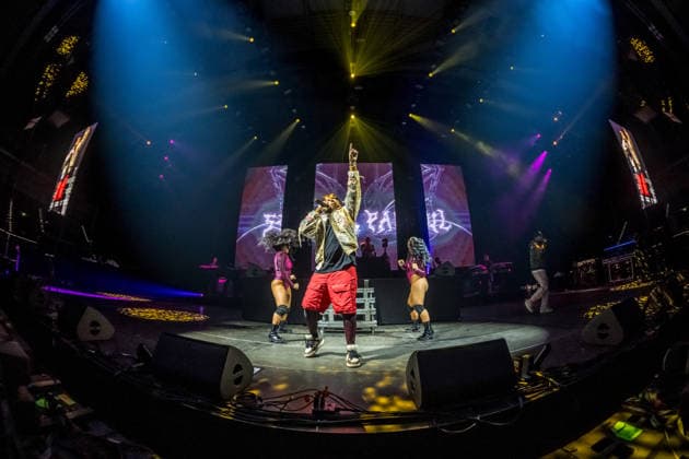 Sean Paul plays a show of his TIMELESS TOUR on March 5, 2026 at the QUARTERBACK Immobilien ARENA Leipzig In front of an almost sold-out venue, the dancehall star delivers an energetic performance with his best-known hits, accompanied by a DJ and an elaborate light and video production, while the audience in the arena dances and sings along ï¿¼ Sean Paul Lei