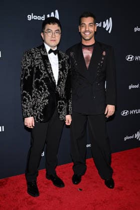37th Annual GLAAD Media Awards Bowen Yang and Matt Rogers arriving to the 37th Annual GLAAD Media Awards held at the Beverly Hilton Hotel on March 5, 2026 in Beverly Hills, Ca. Beverly Hills Beverly Hilton Hotel California USA Copyright: xLisaxOConnor xAFF-USA.COMx