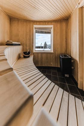Luxury ski home owned by legendary footie star Zlatan Ibrahimovic hits market for £2.45m Story from Jam Press (Zlatan Ski Lodge) Pictured: The luxury ski lodge. Luxury ski home owned by legendary footie star Zlatan Ibrahimovic hits market for £2.45m A luxury ski lodge once owned by footballing legend Zlatan Ibrahimovic is up for sale for a cool £2.45m. The 5-bed ski lodge boasts impressive views, with massive floor-to-ceiling windows that let you enjoy the sight of mountain ranges and frosty environs in the warmth of home. Copperhill 45, the name of the home, sports a large circular fireplace with a slate base and integrated ceiling speakers in the living room. On the far side of the living room sits the kitchen, boasting premium appl  Copyright: xJamxPress SothebysxRealty