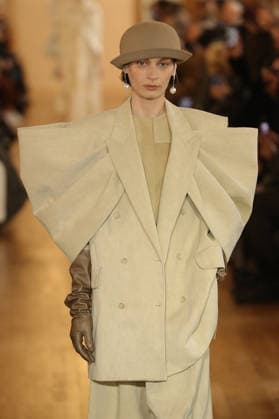 PFW - Uma Wang Runway A model walks the runway during the Uma Wang Womenswear Fall Winter 2026-2027 show as part of Paris Fashion Week on March 05, 2026 in Paris, France. Photo by Alain Gil Gonzalez ABACAPRESS.COM Paris France  Copyright: xGonzalezxAlain-Gil ABACAx