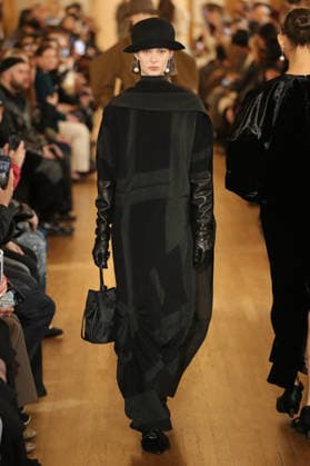 PFW - Uma Wang Runway A model walks the runway during the Uma Wang Womenswear Fall Winter 2026-2027 show as part of Paris Fashion Week on March 05, 2026 in Paris, France. Photo by Alain Gil Gonzalez ABACAPRESS.COM Paris France  Copyright: xGonzalezxAlain-Gil ABACAx