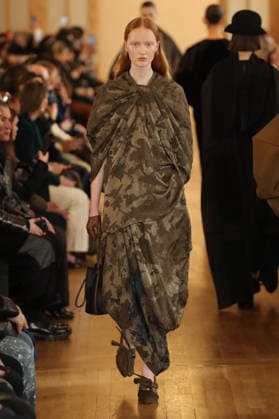PFW - Uma Wang Runway A model walks the runway during the Uma Wang Womenswear Fall Winter 2026-2027 show as part of Paris Fashion Week on March 05, 2026 in Paris, France. Photo by Alain Gil Gonzalez ABACAPRESS.COM Paris France  Copyright: xGonzalezxAlain-Gil ABACAx
