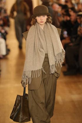PFW - Uma Wang Runway A model walks the runway during the Uma Wang Womenswear Fall Winter 2026-2027 show as part of Paris Fashion Week on March 05, 2026 in Paris, France. Photo by Alain Gil Gonzalez ABACAPRESS.COM Paris France  Copyright: xGonzalezxAlain-Gil ABACAx