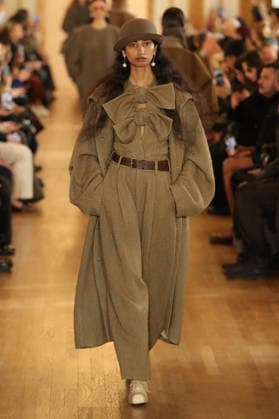 PFW - Uma Wang Runway A model walks the runway during the Uma Wang Womenswear Fall Winter 2026-2027 show as part of Paris Fashion Week on March 05, 2026 in Paris, France. Photo by Alain Gil Gonzalez ABACAPRESS.COM Paris France  Copyright: xGonzalezxAlain-Gil ABACAx