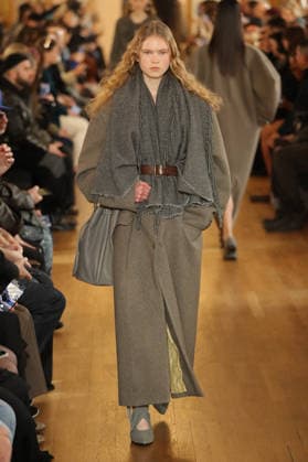 PFW - Uma Wang Runway A model walks the runway during the Uma Wang Womenswear Fall Winter 2026-2027 show as part of Paris Fashion Week on March 05, 2026 in Paris, France. Photo by Alain Gil Gonzalez ABACAPRESS.COM Paris France  Copyright: xGonzalezxAlain-Gil ABACAx