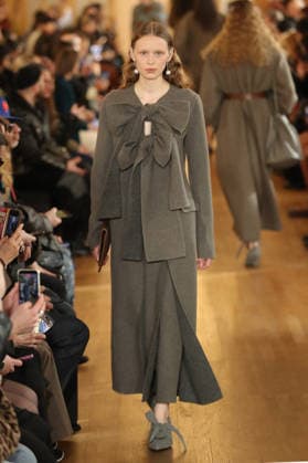 PFW - Uma Wang Runway A model walks the runway during the Uma Wang Womenswear Fall Winter 2026-2027 show as part of Paris Fashion Week on March 05, 2026 in Paris, France. Photo by Alain Gil Gonzalez ABACAPRESS.COM Paris France  Copyright: xGonzalezxAlain-Gil ABACAx