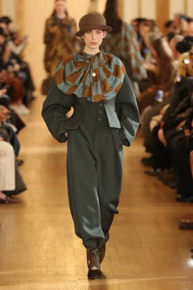 PFW - Uma Wang Runway A model walks the runway during the Uma Wang Womenswear Fall Winter 2026-2027 show as part of Paris Fashion Week on March 05, 2026 in Paris, France. Photo by Alain Gil Gonzalez ABACAPRESS.COM Paris France  Copyright: xGonzalezxAlain-Gil ABACAx