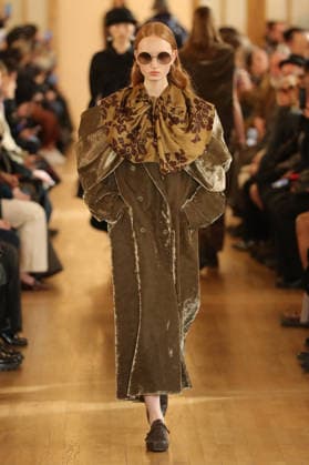 PFW - Uma Wang Runway A model walks the runway during the Uma Wang Womenswear Fall Winter 2026-2027 show as part of Paris Fashion Week on March 05, 2026 in Paris, France. Photo by Alain Gil Gonzalez ABACAPRESS.COM Paris France  Copyright: xGonzalezxAlain-Gil ABACAx