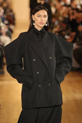 PFW - Uma Wang Runway A model walks the runway during the Uma Wang Womenswear Fall Winter 2026-2027 show as part of Paris Fashion Week on March 05, 2026 in Paris, France. Photo by Alain Gil Gonzalez ABACAPRESS.COM Paris France  Copyright: xGonzalezxAlain-Gil ABACAx