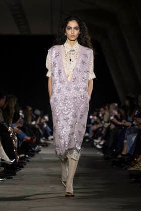 Runway during the Rabanne Womenswear Fall Winter 2026 2027 show as part of Paris Fashion Week PFW à lUnesco, à Paris, France, le 5 mars 2026 Bestimage Runway during the Rabanne Womenswear Fall Winter 2026 2027 show as part of Paris Fashion Week on March 05, 2026 in Paris, France Paris France  Copyright: xAgencex xBestimagexAgencex xBestimagex