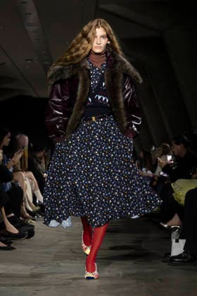Runway during the Rabanne Womenswear Fall Winter 2026 2027 show as part of Paris Fashion Week PFW à lUnesco, à Paris, France, le 5 mars 2026 Bestimage Runway during the Rabanne Womenswear Fall Winter 2026 2027 show as part of Paris Fashion Week on March 05, 2026 in Paris, France Paris France  Copyright: xAgencex xBestimagexAgencex xBestimagex