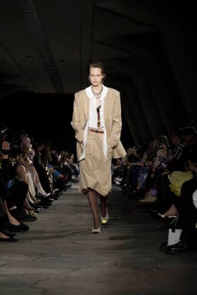 Runway during the Rabanne Womenswear Fall Winter 2026 2027 show as part of Paris Fashion Week PFW à lUnesco, à Paris, France, le 5 mars 2026 Bestimage Runway during the Rabanne Womenswear Fall Winter 2026 2027 show as part of Paris Fashion Week on March 05, 2026 in Paris, France Paris France  Copyright: xAgencex xBestimagexAgencex xBestimagex