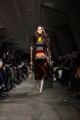 Runway during the Rabanne Womenswear Fall Winter 2026 2027 show as part of Paris Fashion Week PFW à lUnesco, à Paris, France, le 5 mars 2026 Bestimage Runway during the Rabanne Womenswear Fall Winter 2026 2027 show as part of Paris Fashion Week on March 05, 2026 in Paris, France Paris France  Copyright: xAgencex xBestimagexAgencex xBestimagex