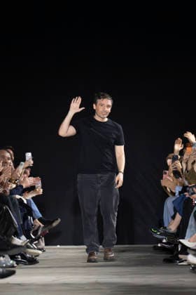 Le créateur de mode Julien Dossena Défilé Rabanne Collection Femme Prêt à Porter Automne Hiver 2026 2027 lors de la Fashion Week de Paris PFW à lUnesco, à Paris, France, le 5 mars 2026 Bestimage Fashion designer Julien Dossena Runway during the Rabanne Womenswear Fall Winter 2026 2027 show as part of Paris Fashion Week on March 05, 2026 in Paris, France France  Copyright: xAgencex xBestimagexAgencex xBestimagex